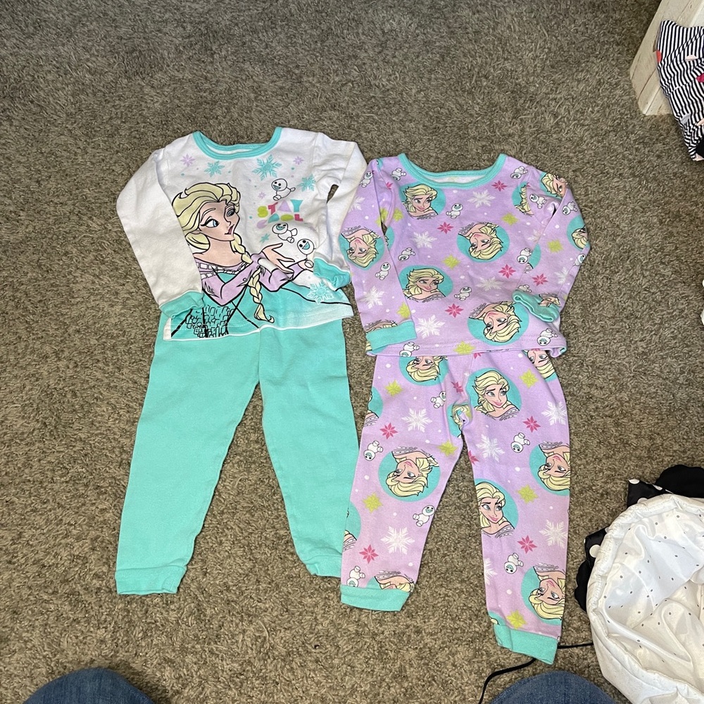 Disney bundle - Picture 5 of 13